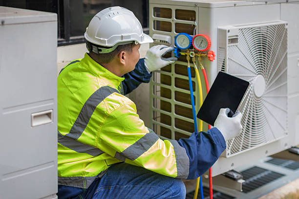 Professional Hvac technician working in Fogelsville, PA